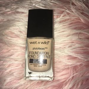 Wet n Wild Photo focus Foundation